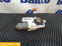 Моторчик стеклоподъемника правый