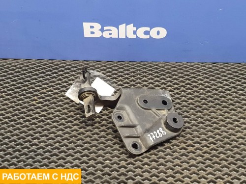 Петля капота